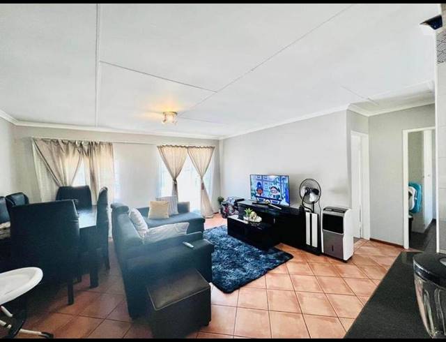 2 BEDROOM APARTMENT FOR SALE IN DIE HOEWES